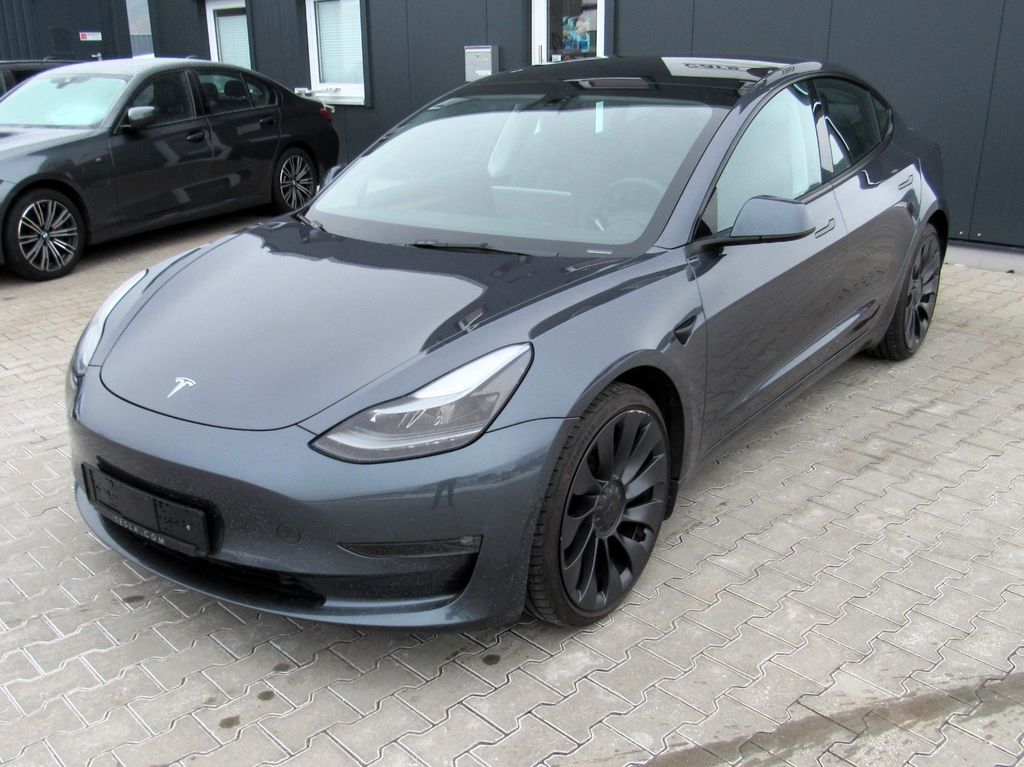 Tesla Model 3 2022