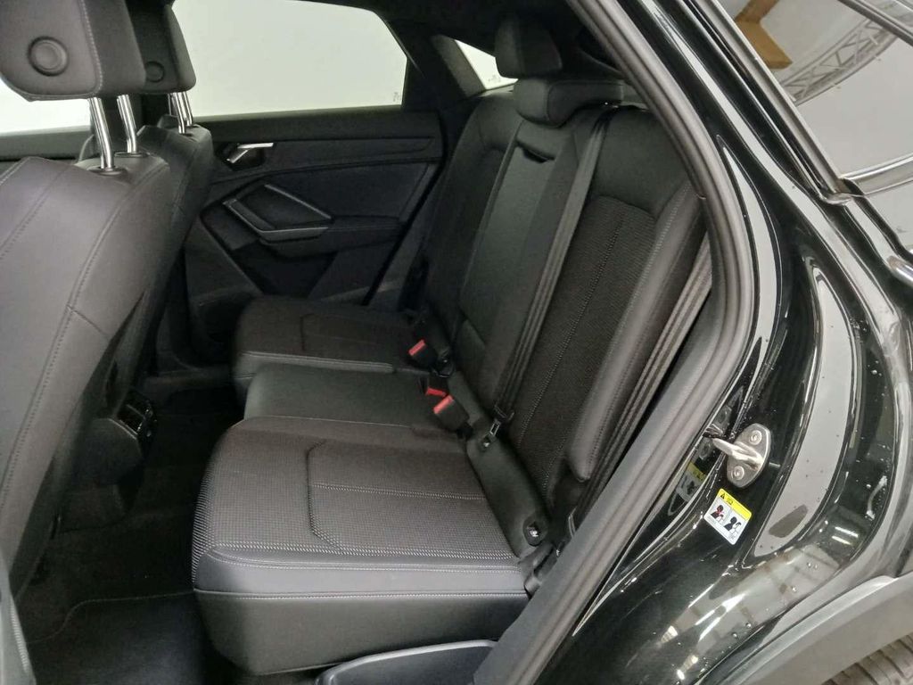 Audi Q3 2021