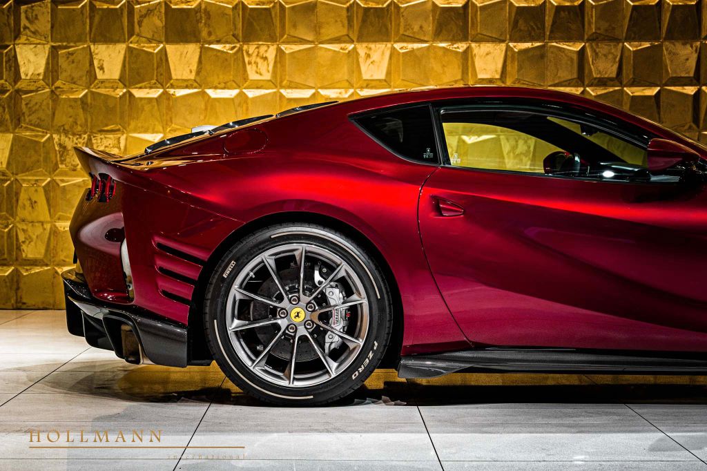 Ferrari 812 2022