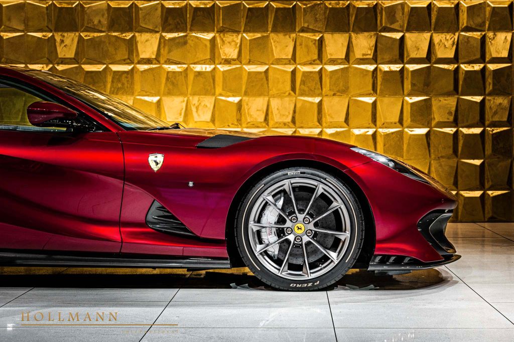 Ferrari 812 2022