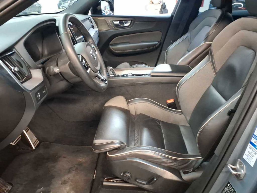 Volvo XC60 2021
