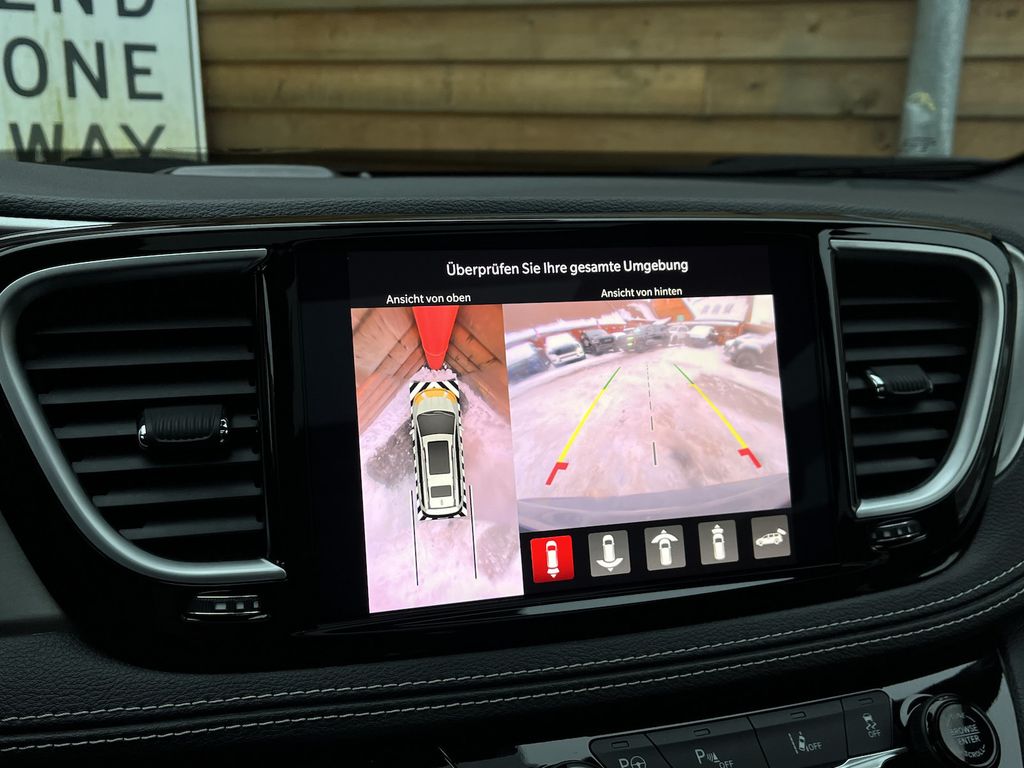 Chrysler Pacifica 2023