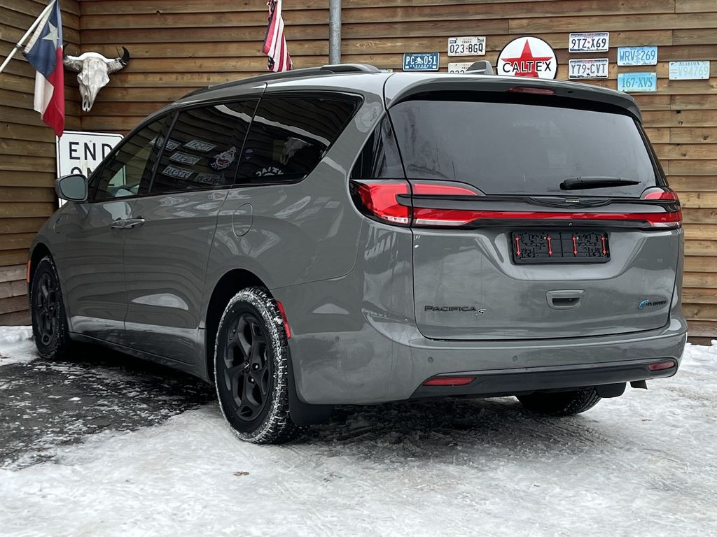 Chrysler Pacifica 2023