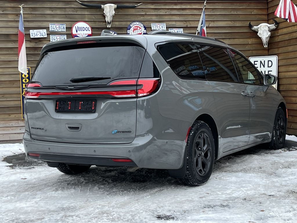 Chrysler Pacifica 2023