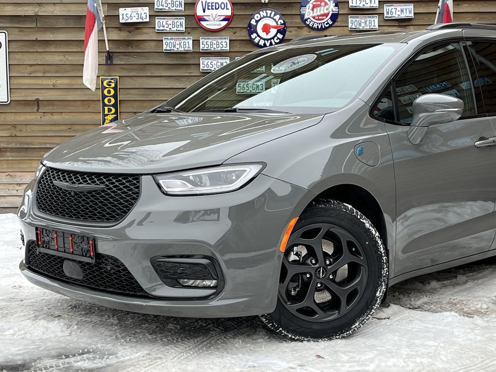 Chrysler Pacifica 2023