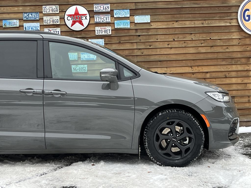 Chrysler Pacifica 2023