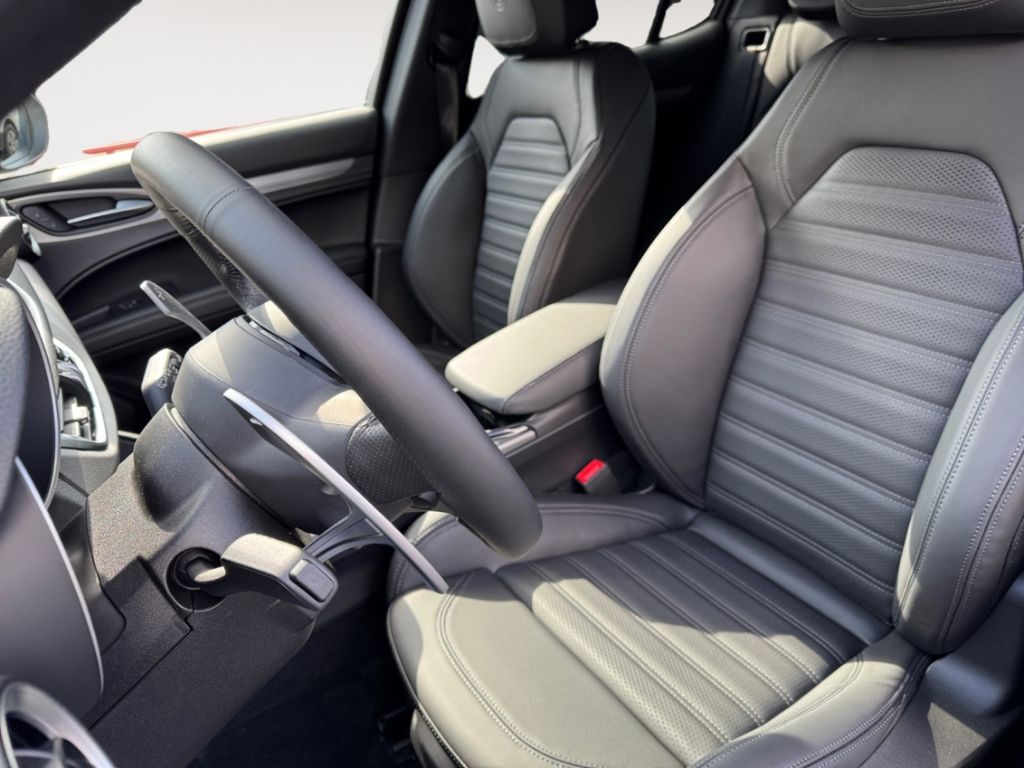 Alfa Romeo Stelvio 2025