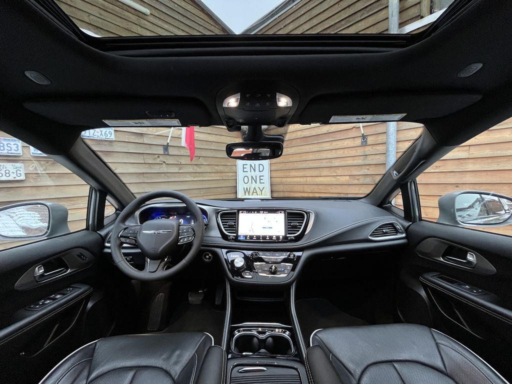 Chrysler Pacifica 2023