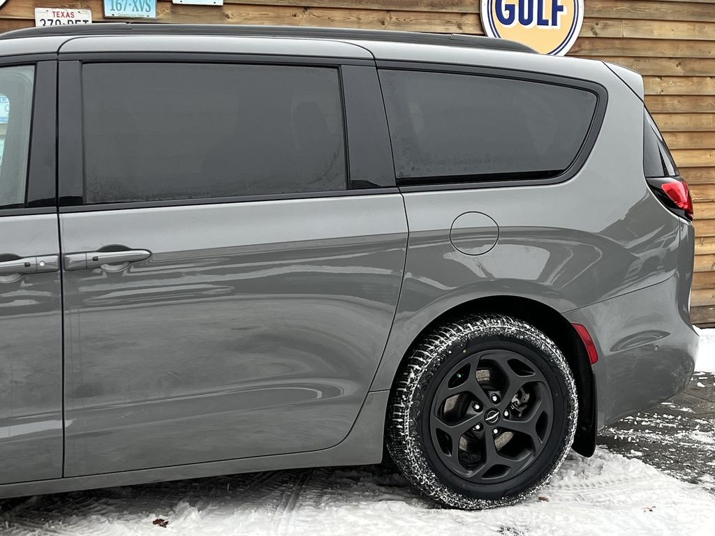 Chrysler Pacifica 2023