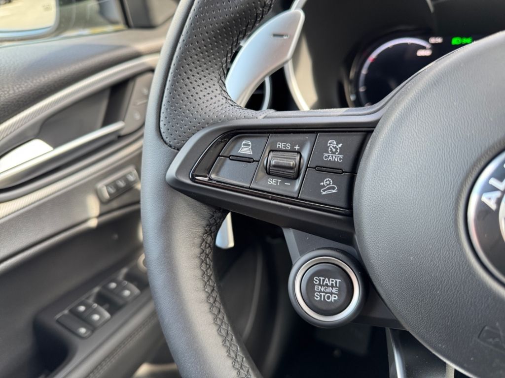 Alfa Romeo Stelvio 2025