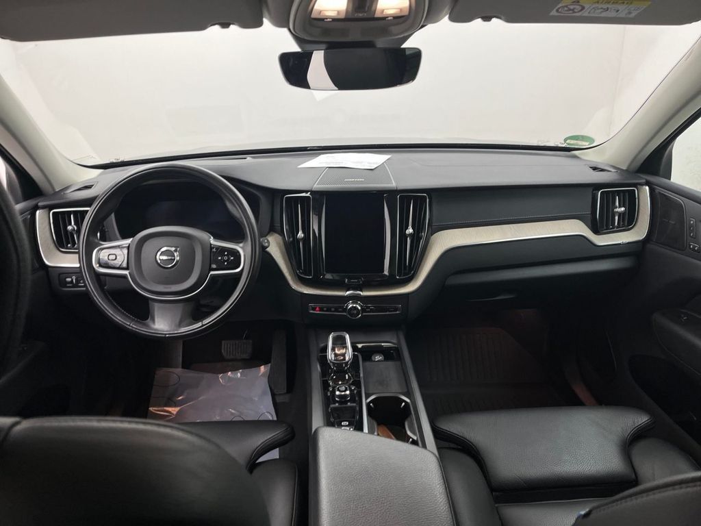 Volvo XC60 2022