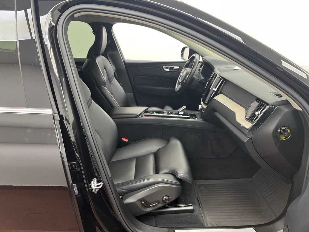 Volvo XC60 2022