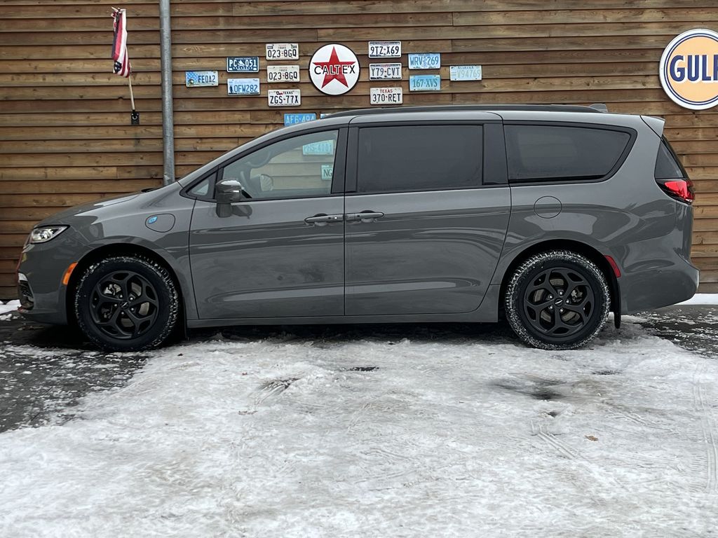 Chrysler Pacifica 2023