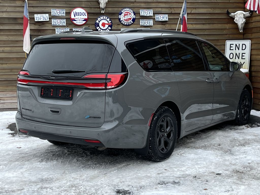 Chrysler Pacifica 2023