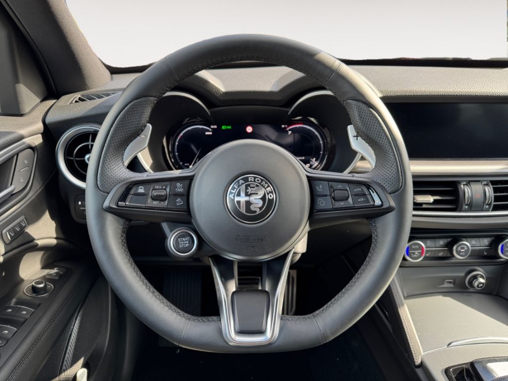 Alfa Romeo Stelvio 2025
