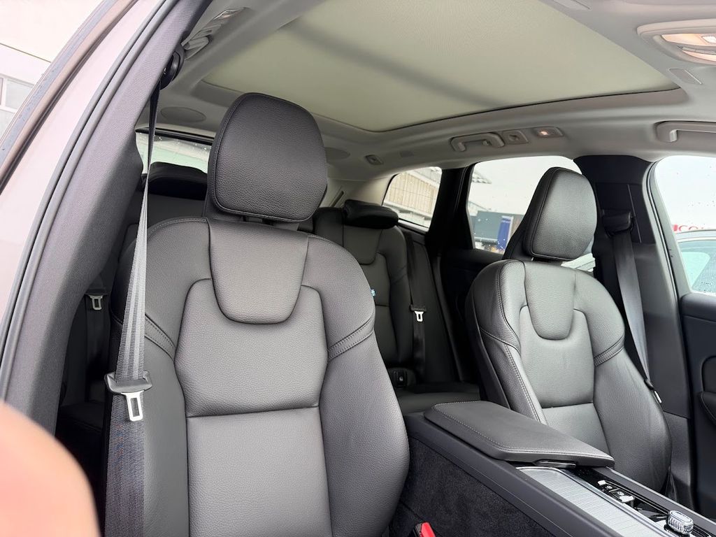 Volvo XC60 2025