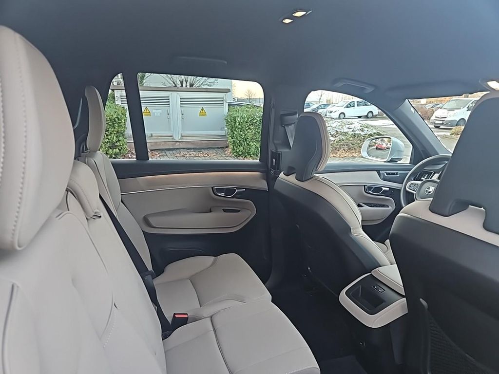 Volvo XC90 2025