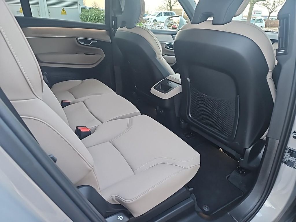 Volvo XC90 2025