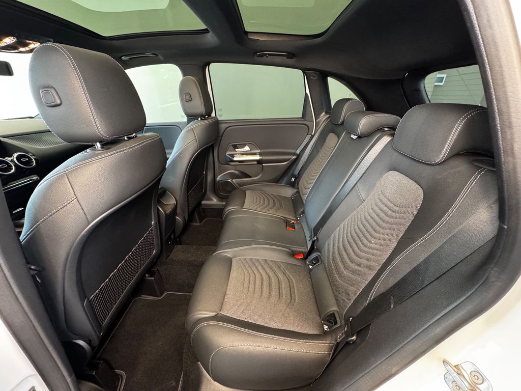 Mercedes-Benz B 220 2024