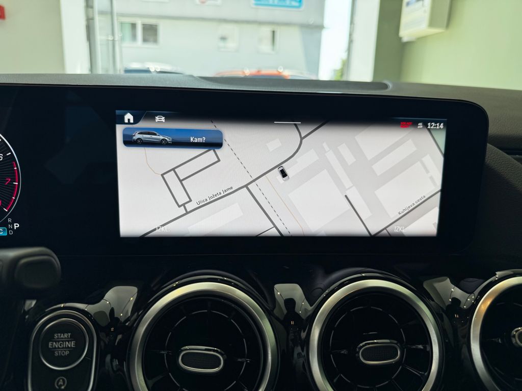 Mercedes-Benz B 220 2024