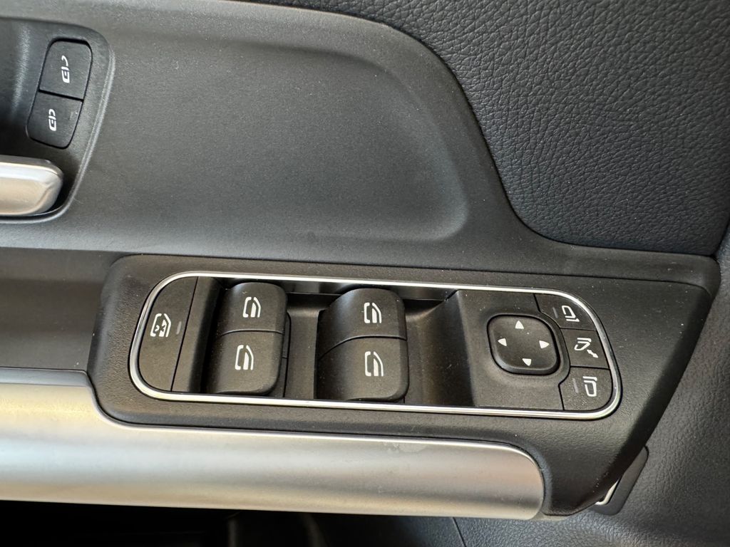 Mercedes-Benz B 220 2024