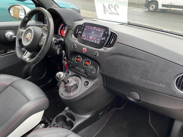 Abarth 695 2022