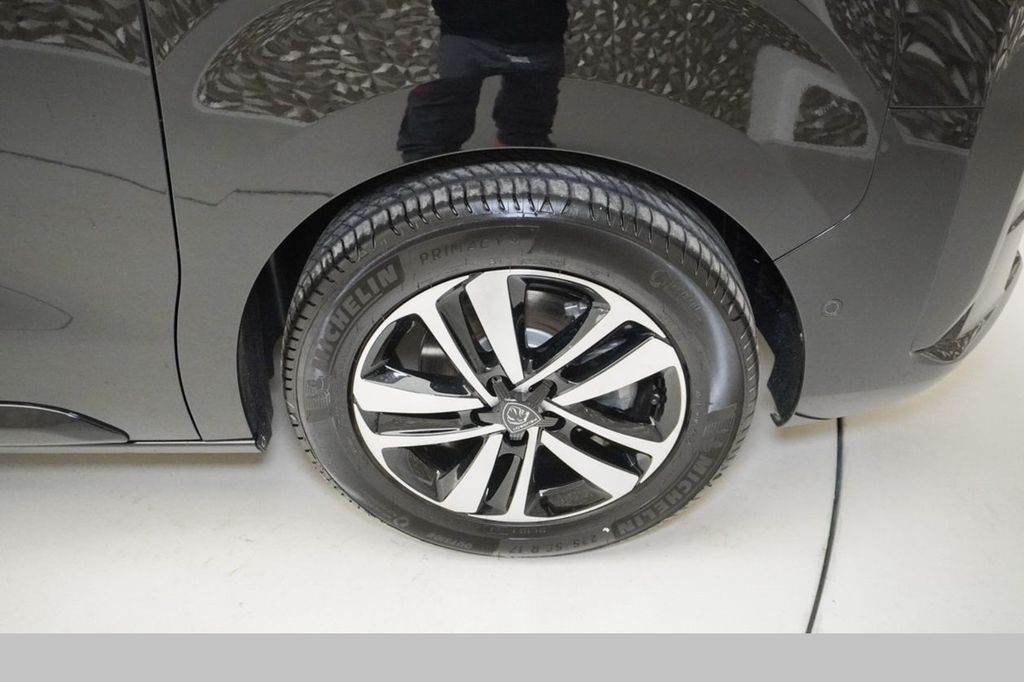 Peugeot Traveller 2025