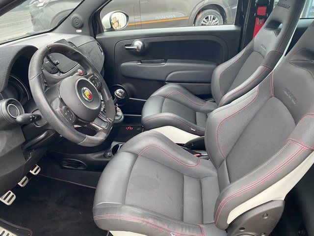 Abarth 695 2022