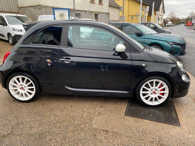 Abarth 695 2022