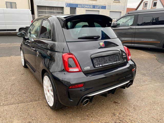 Abarth 695 2022