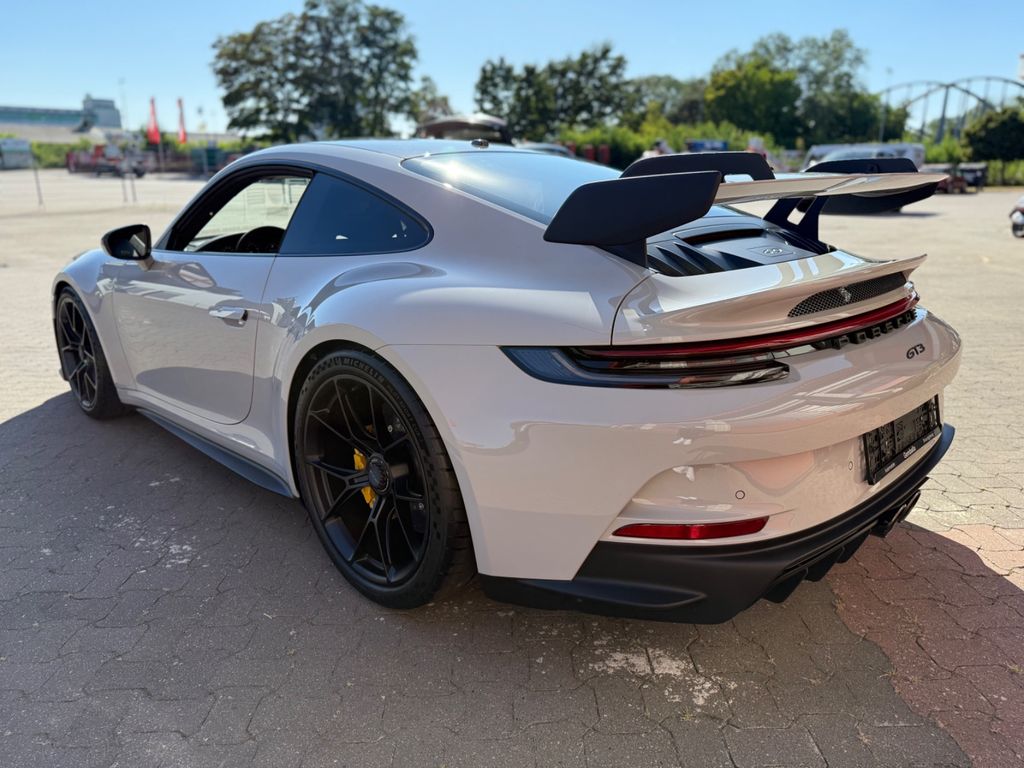 Porsche 992 2025