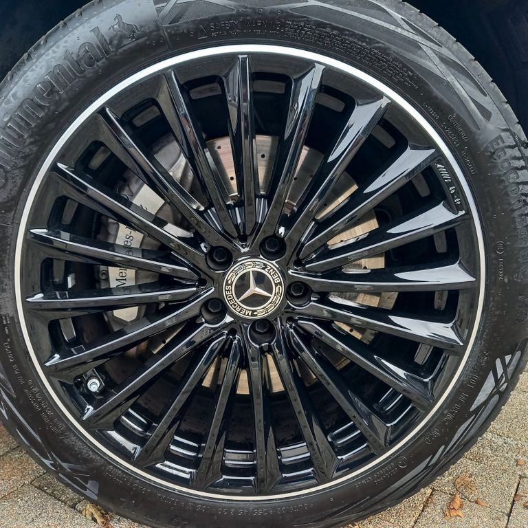 Mercedes-Benz GLC 300 2023