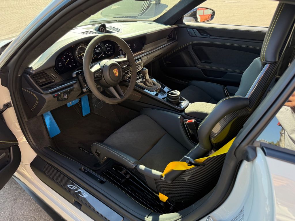 Porsche 992 2025