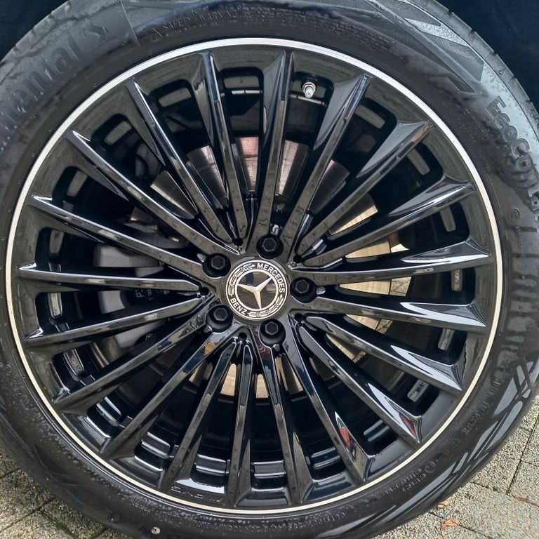 Mercedes-Benz GLC 300 2023