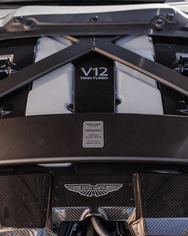 Aston Martin Vanquish 2025