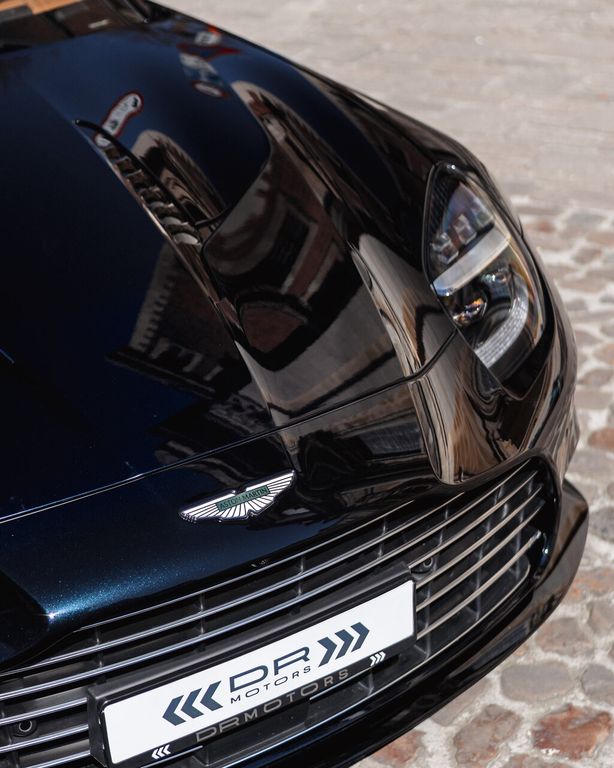 Aston Martin Vanquish 2025