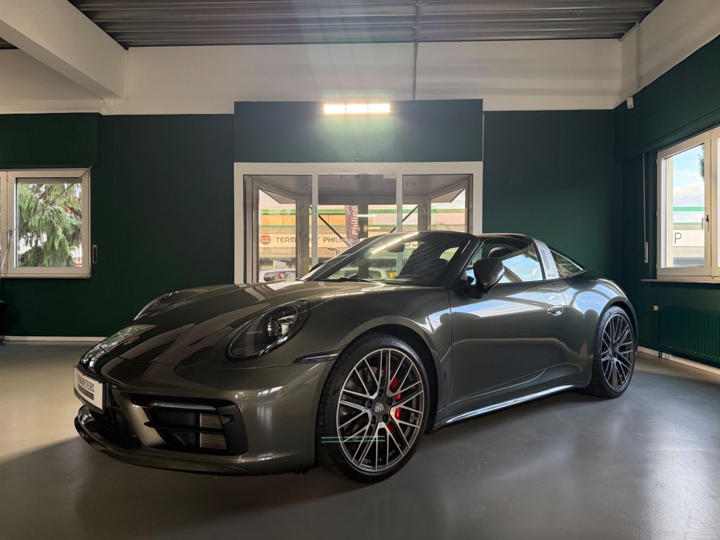 Porsche 911 2023