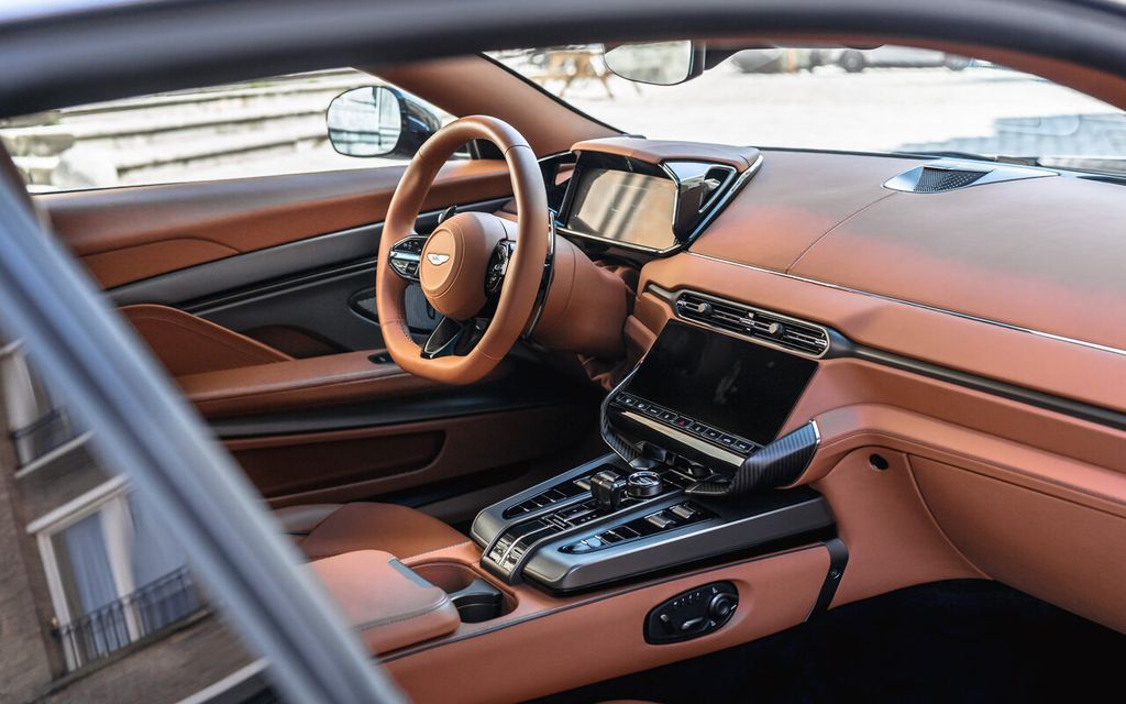 Aston Martin Vanquish 2025