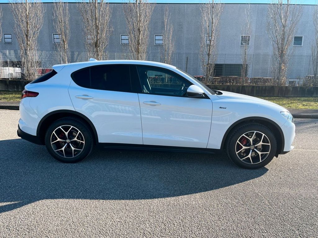 Alfa Romeo Stelvio 2021