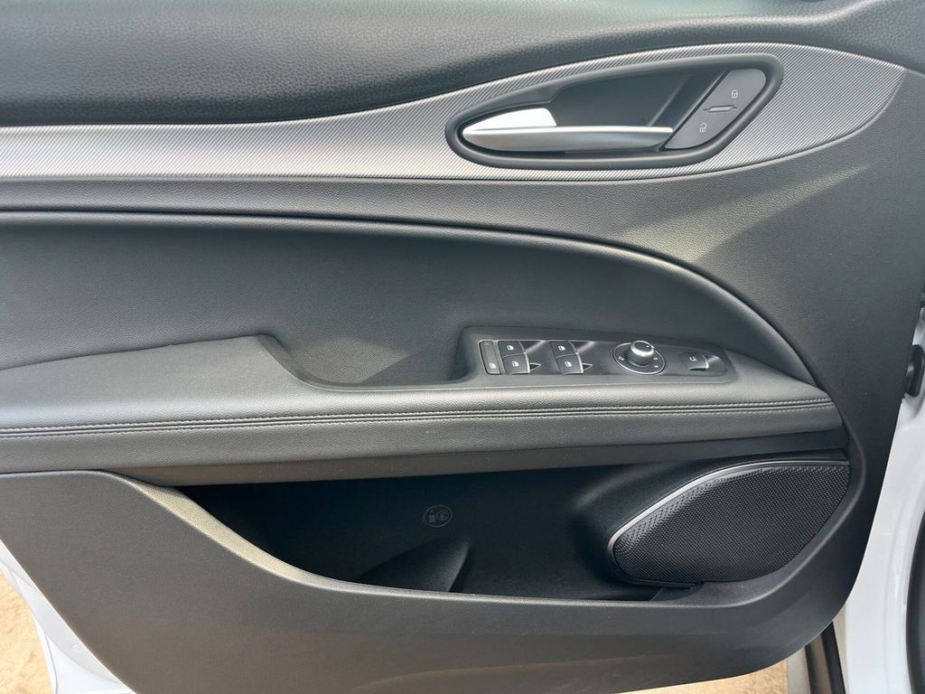 Alfa Romeo Stelvio 2021