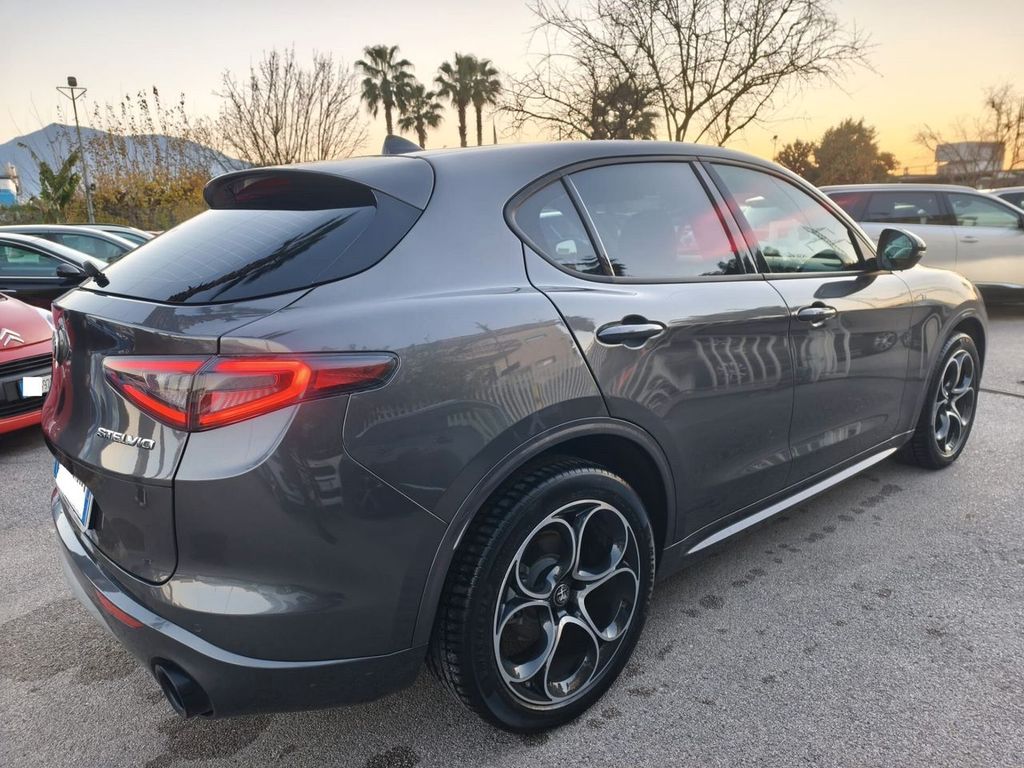 Alfa Romeo Stelvio 2023