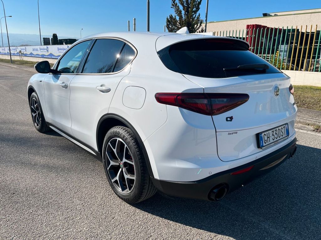 Alfa Romeo Stelvio 2021