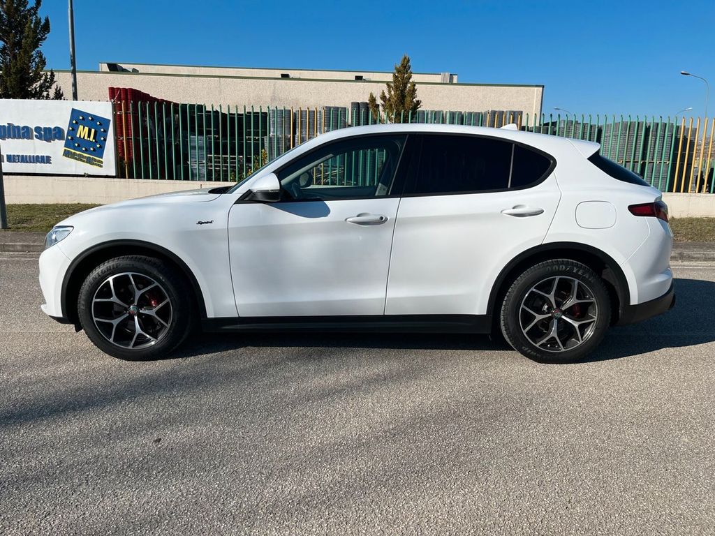Alfa Romeo Stelvio 2021