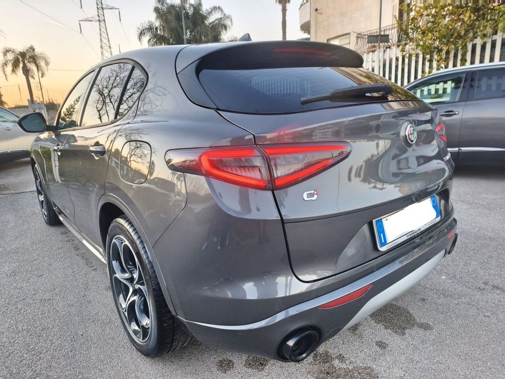 Alfa Romeo Stelvio 2023
