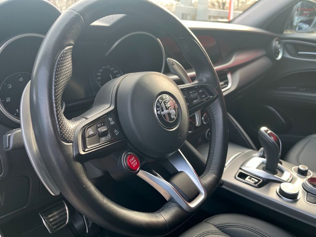 Alfa Romeo Stelvio 2021