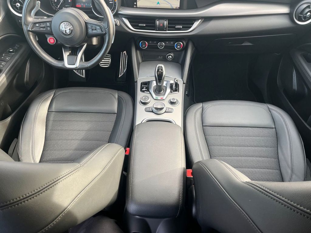 Alfa Romeo Stelvio 2021