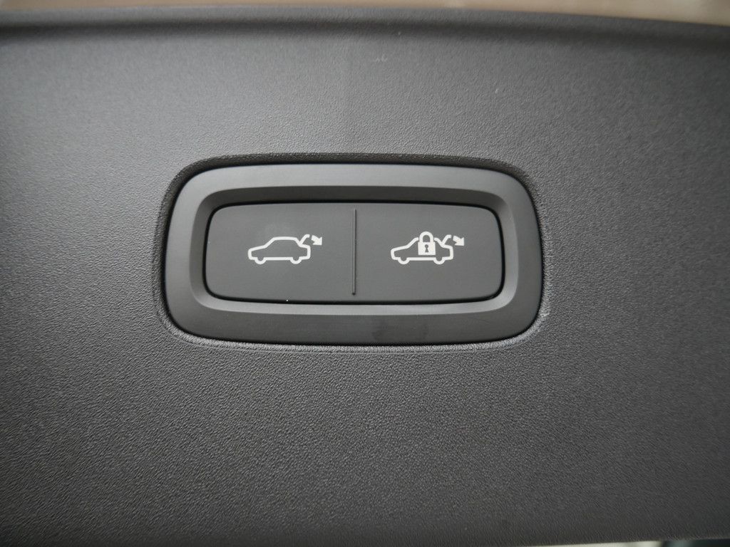 Volvo EX90 2025