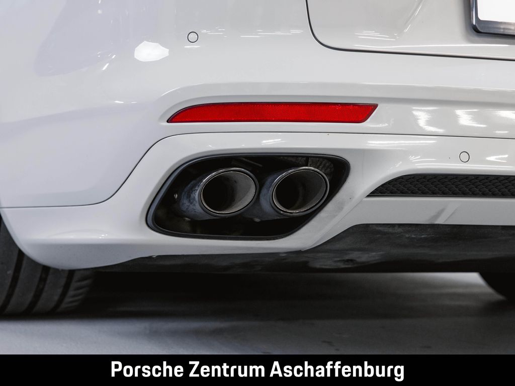 Porsche Panamera 2022