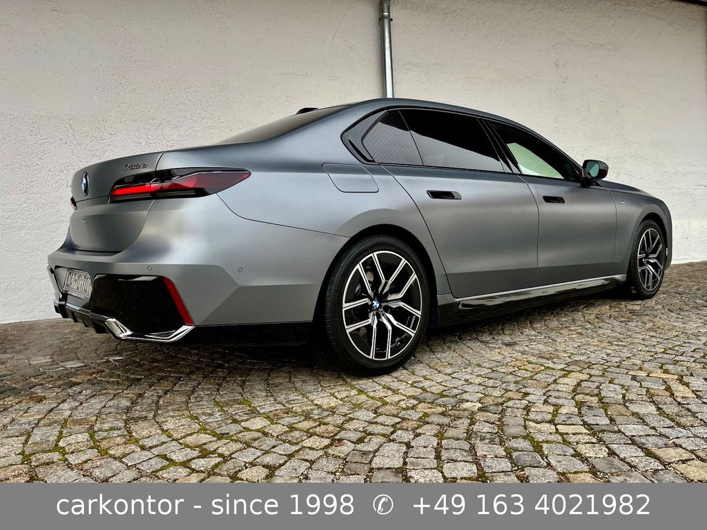 BMW 750 2025