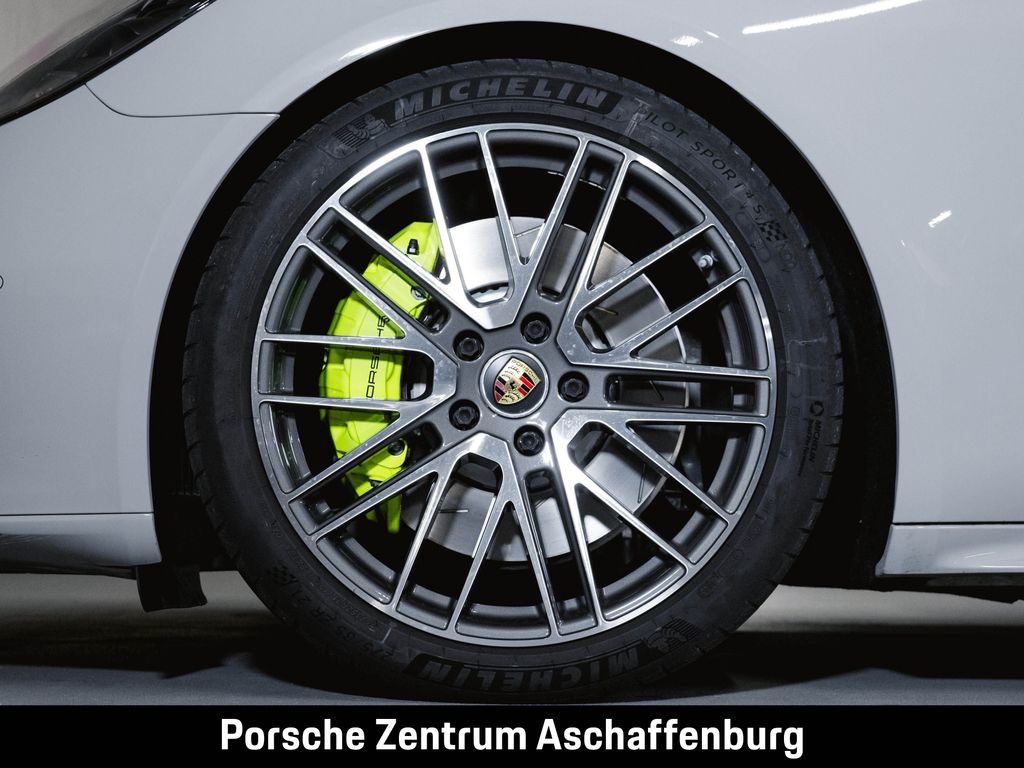 Porsche Panamera 2022